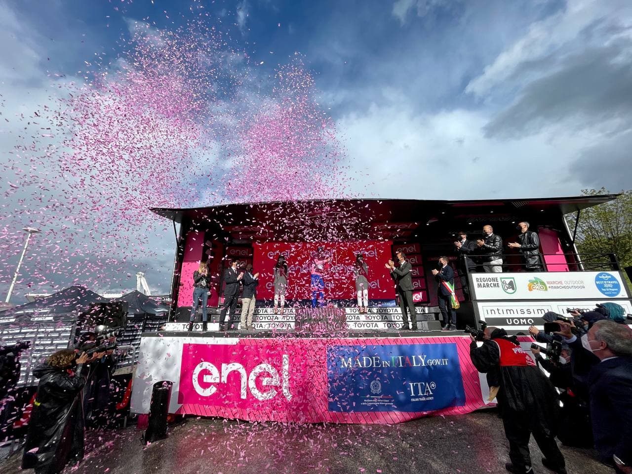 A Realtà Locali la carovana rosa: il servizio sul Giro d’Italia A Realtà Locali la carovana rosa: il servizio sul Giro d'Italia