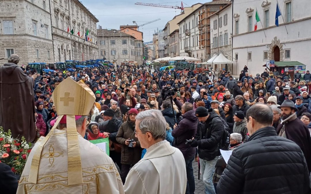 In tanti alla festa di Sant’Antonio Abate: le voci di chi era in piazza