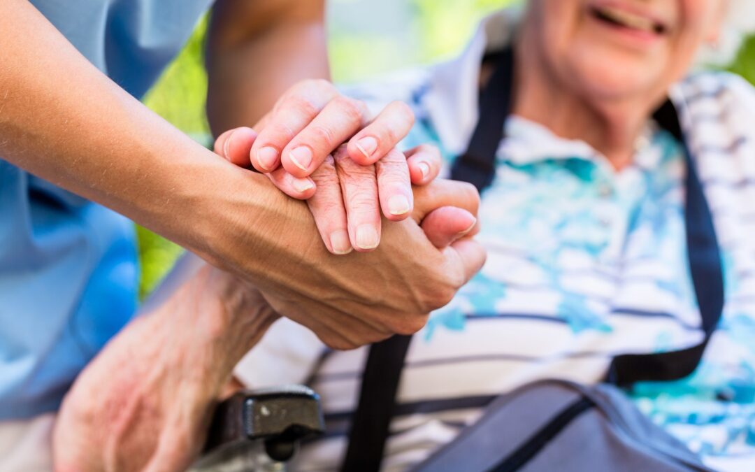 Assistenti familiari cercasi in un Piceno che invecchia